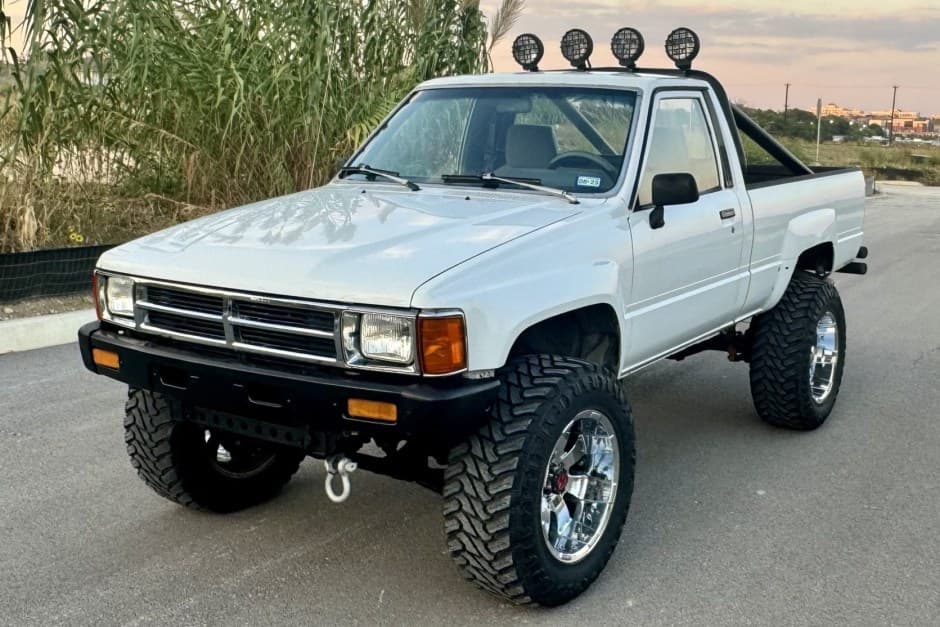 1988 Toyota Pickup (N50/N60/N70 1984-1988) sold for $14,000