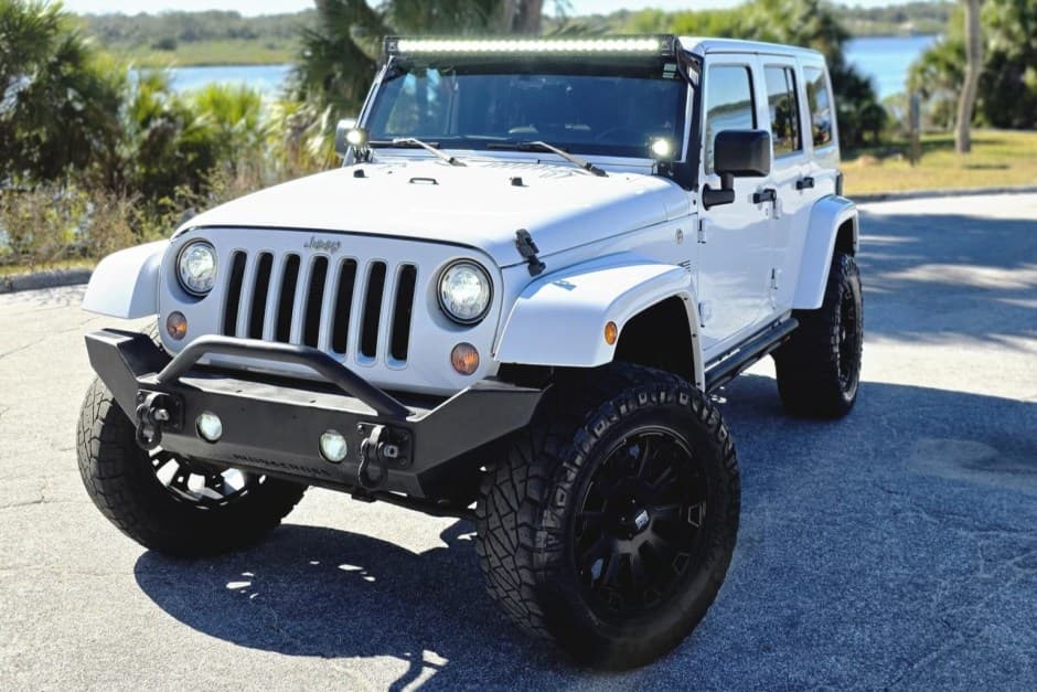 2017 Jeep Wrangler JK (2007-2018) sold for $17,000