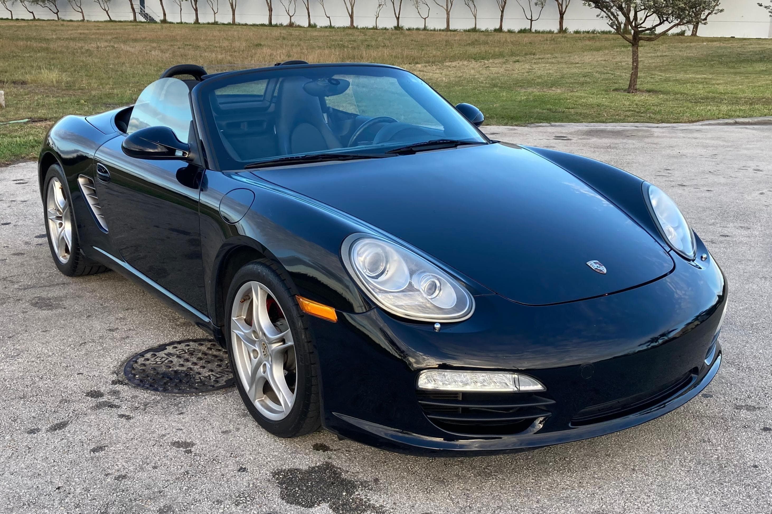 2009 Porsche 987 Boxster sold for $21,000