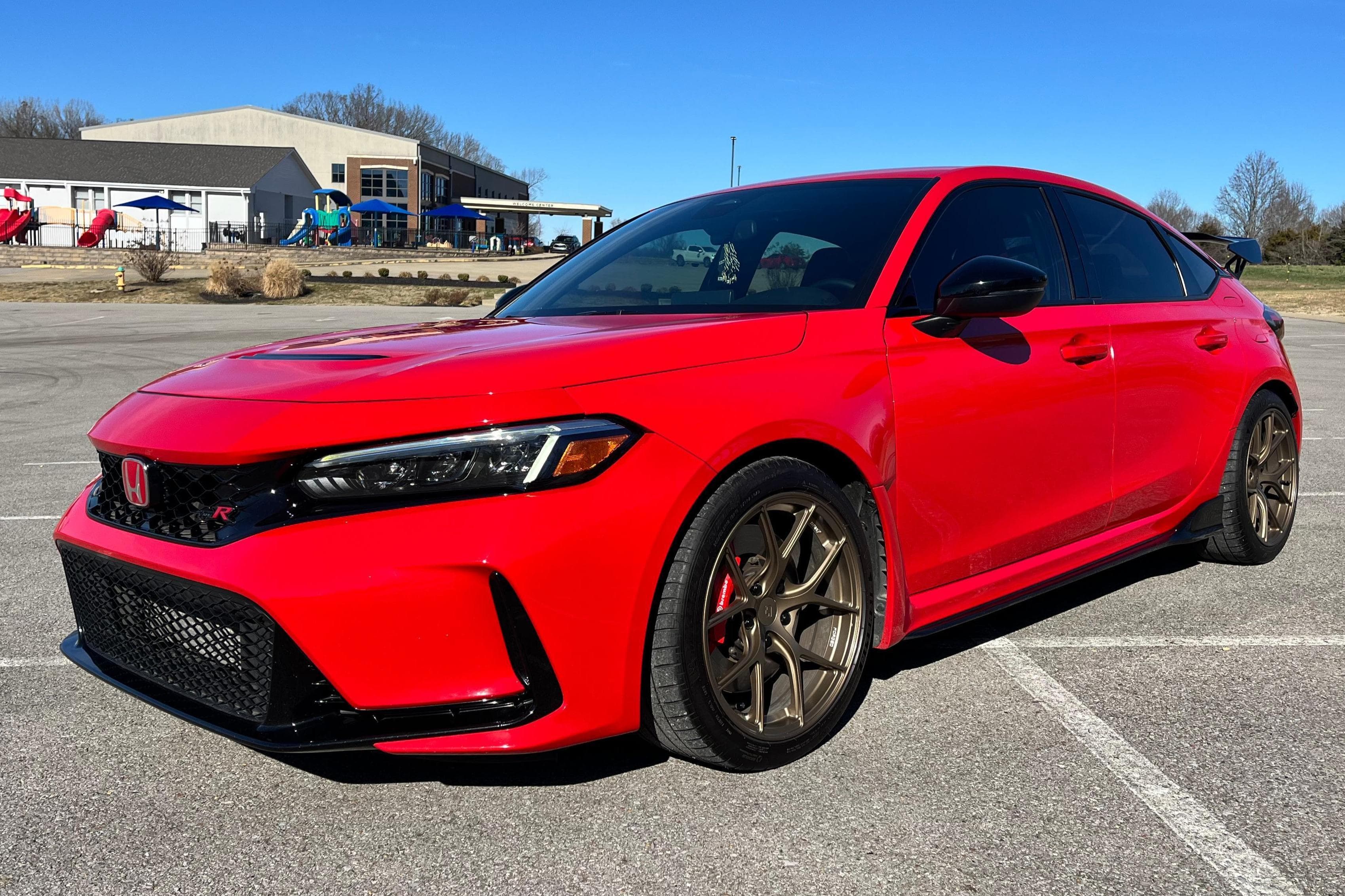 2023 Honda Civic Type R sold for $34,400