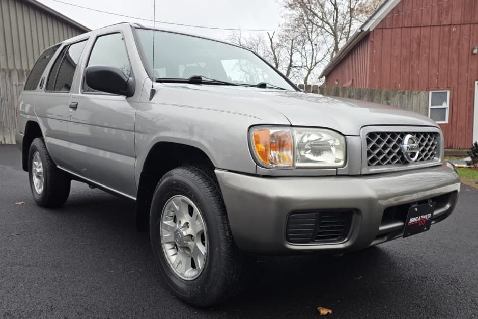 2000 Nissan Pathfinder sold for $8,000