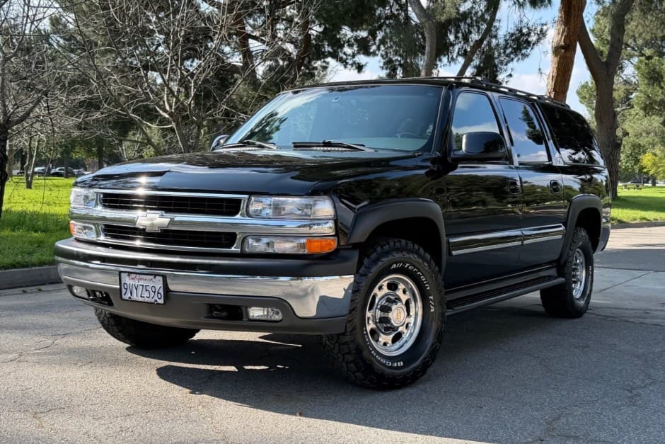 2001 Chevrolet Suburban (GMT800 2000-2006) sold for $27,500