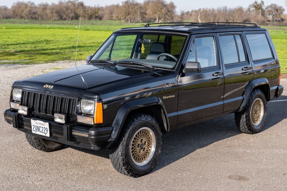 1989 Jeep XJ Cherokee sold for $21,123