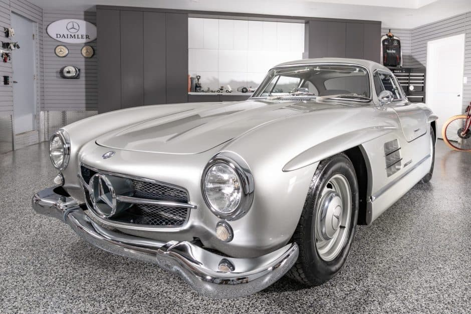 0 Mercedes-Benz 300SL Gullwing & Roadster sold for $325,000