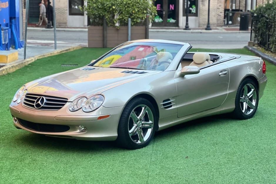 2004 Mercedes-Benz R230 SL sold for $7,600