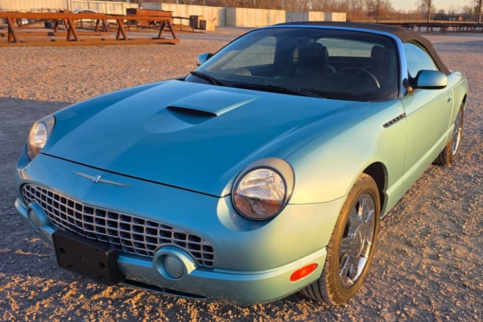 2002 Ford Thunderbird (2002-2005) sold for $11,000