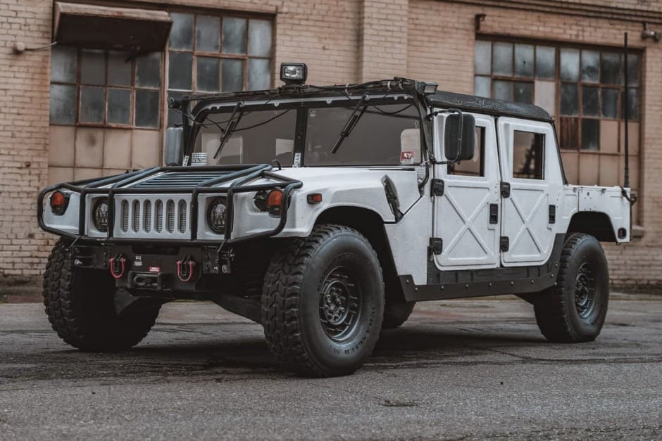 1987 Hummer HMMWV/Humvee sold for $15,250