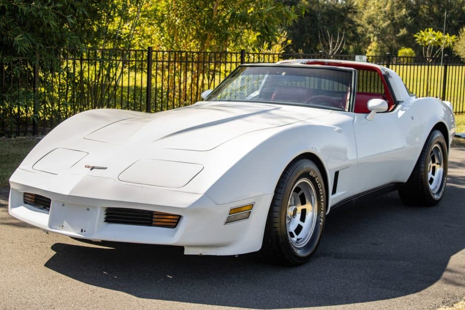 1981 Chevrolet Corvette C3 Coupe (1973-1982) sold for $8,800