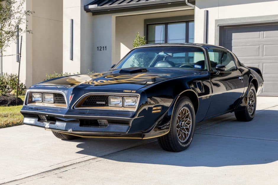 1977 Pontiac Firebird (2nd Generation – 1970-1981) sold for $34,500