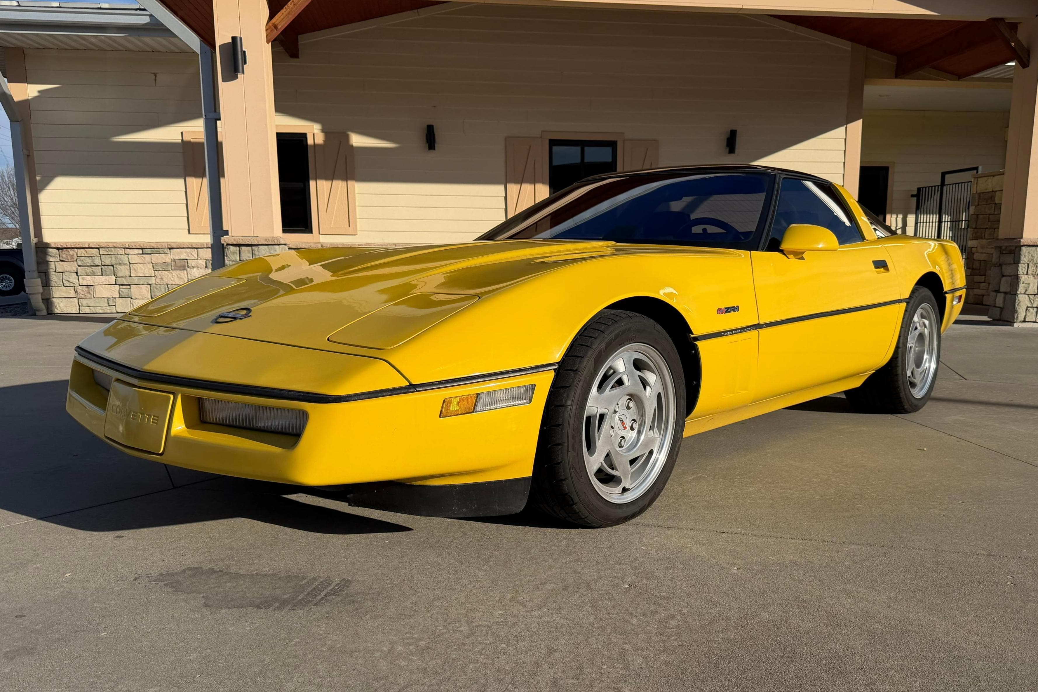 1990 Chevrolet C4 Corvette sold for $15,250