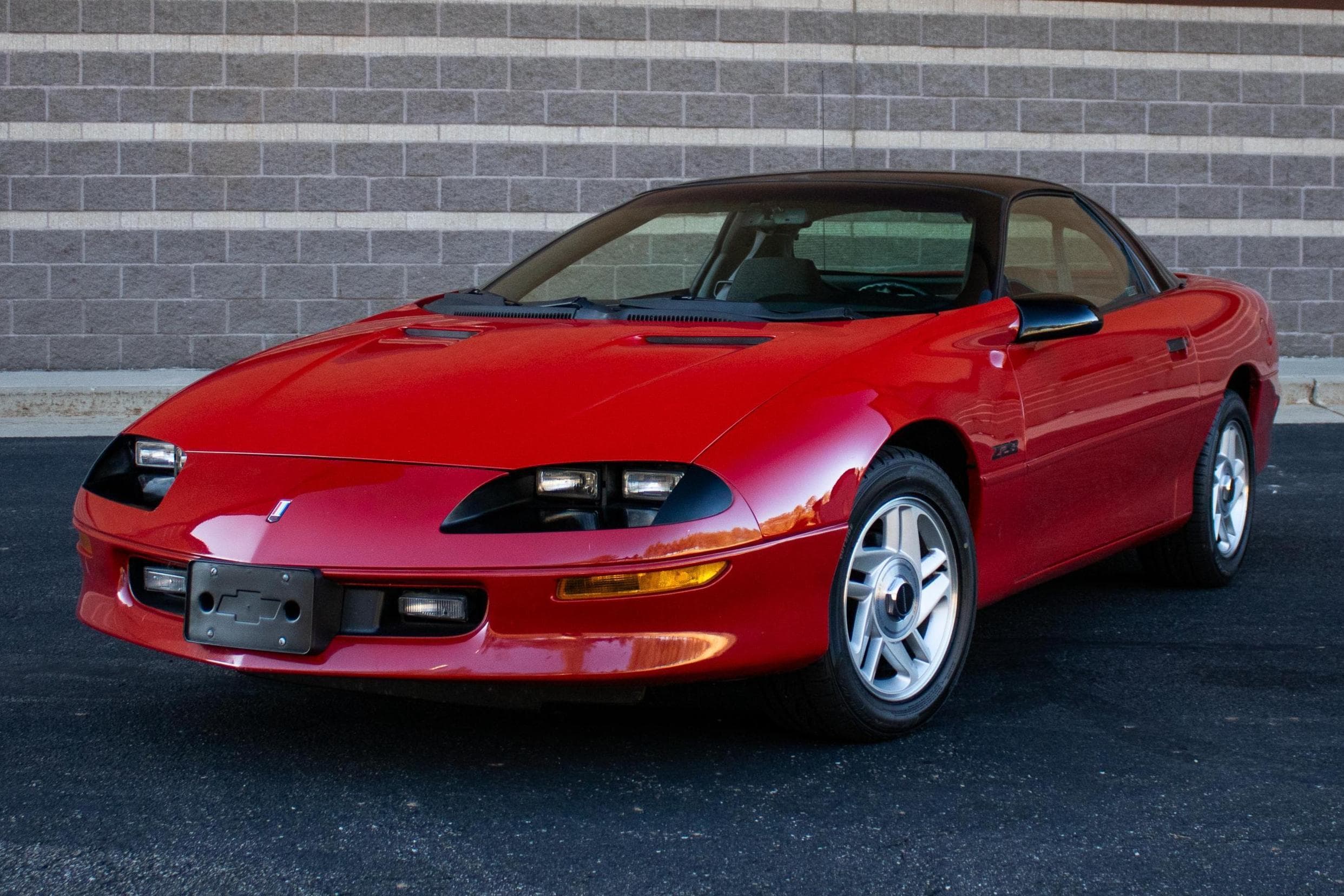 1994 Chevrolet Camaro sold for $6,900