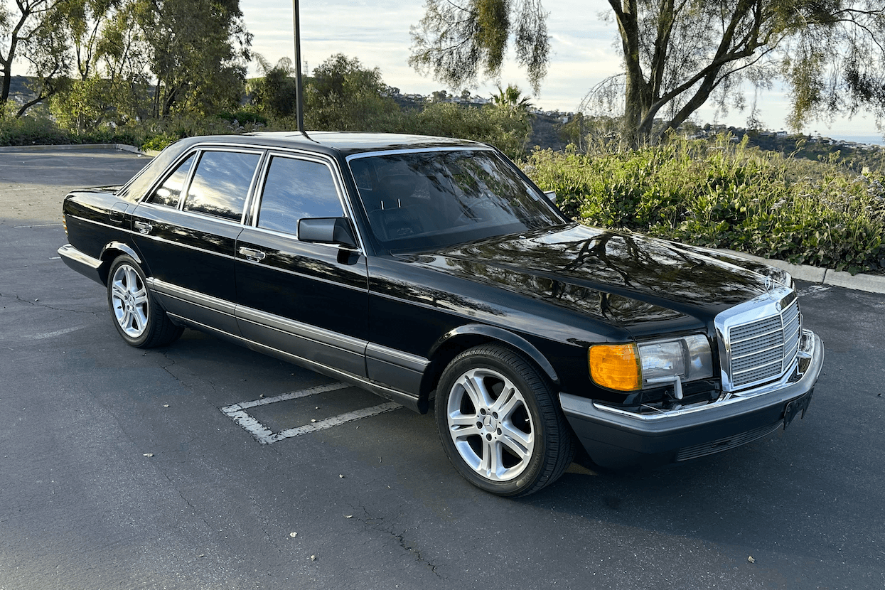 1991 Mercedes-Benz 560SEL sold for $7,850