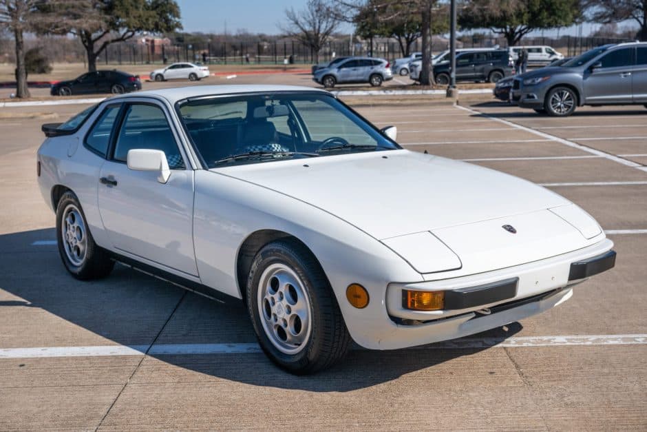 1987 Porsche 924 sold for $14,000