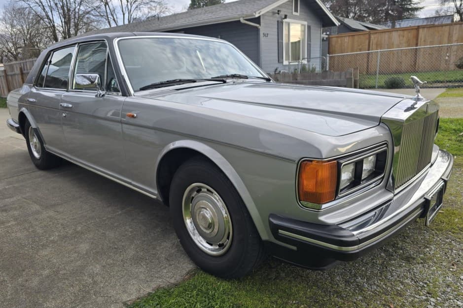 1988 Rolls-Royce SZ Silver Spirit & Silver Spur sold for $9,885
