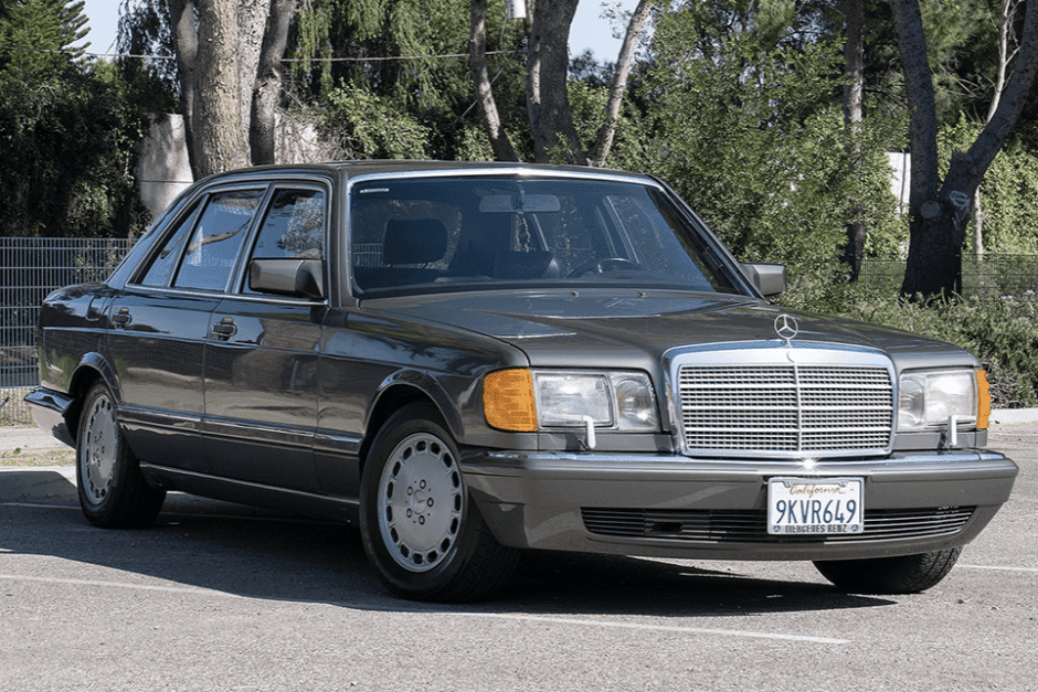 1986 Mercedes-Benz W126 S-Class sold for $6,600