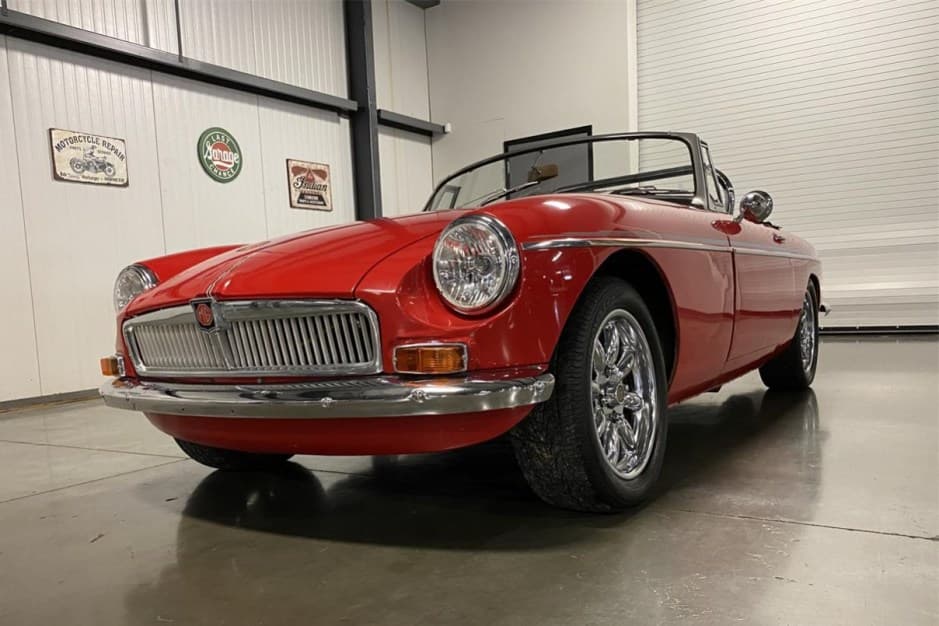 1966 MG MGB sold for $10,000