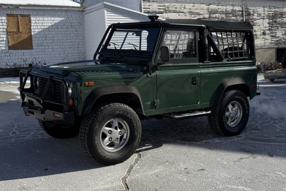 1995 Land Rover Defender 90 NAS sold for $38,750