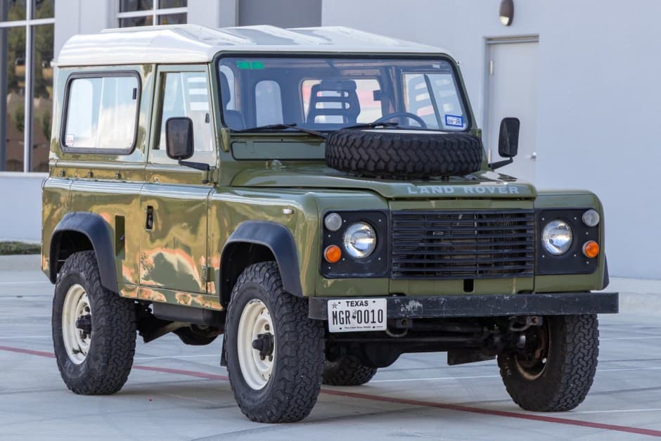 1986 Land Rover 90 / Defender 90 (Euro Spec) sold for $33,333