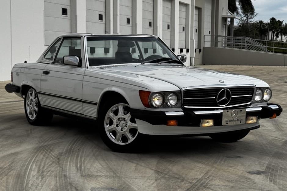 1989 Mercedes-Benz R107 SL sold for $14,100