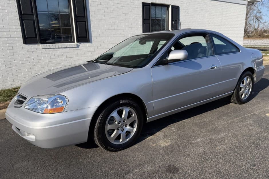 2001 Acura CL sold for $8,100