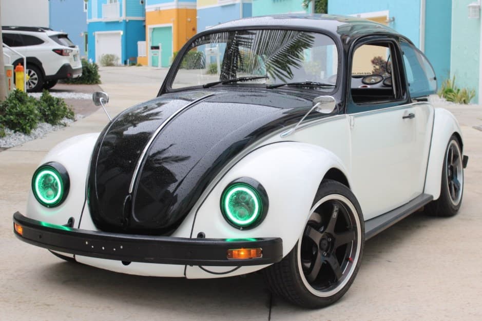 1989 Volkswagen Beetle (1980-2003) sold for $8,600