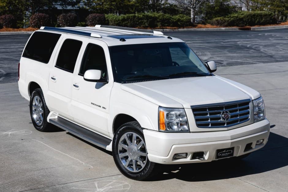 2005 Cadillac Escalade & EXT GMT800 (2002-2006) sold for $24,000
