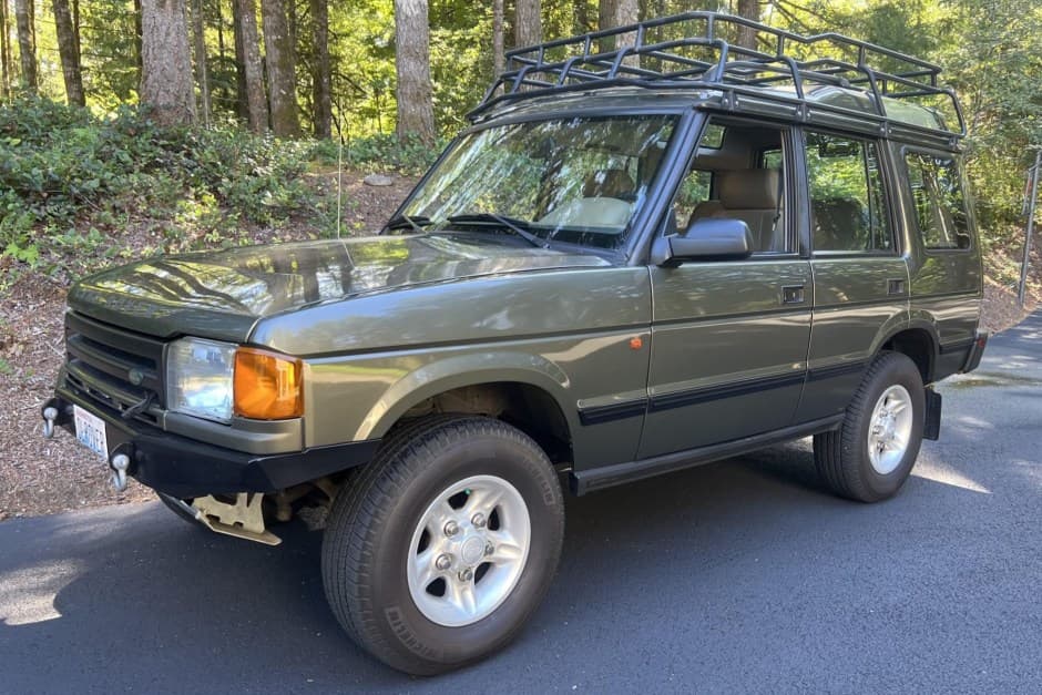 1996 Land Rover Discovery I sold for $12,750