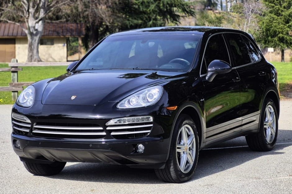 2014 Porsche 958 Cayenne (2011-2018) sold for $22,000