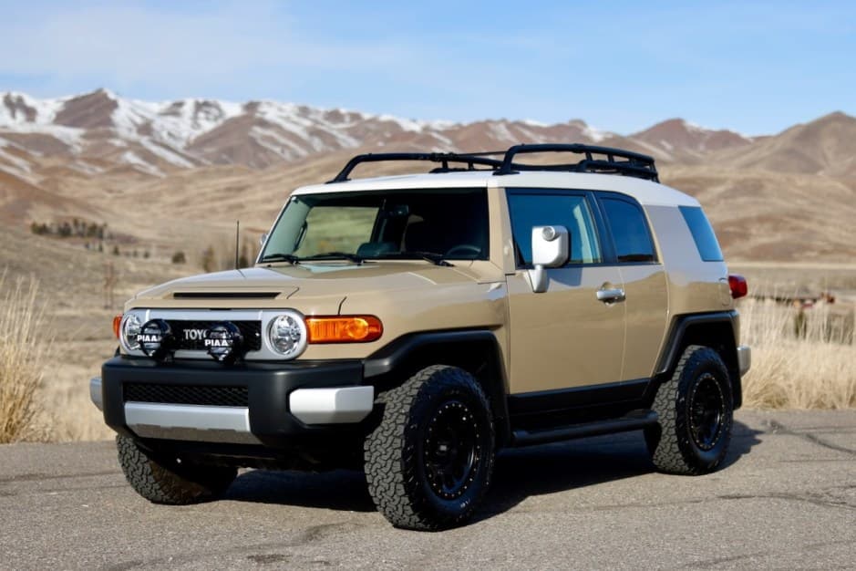 2014 Toyota FJ Cruiser sold for $65,500