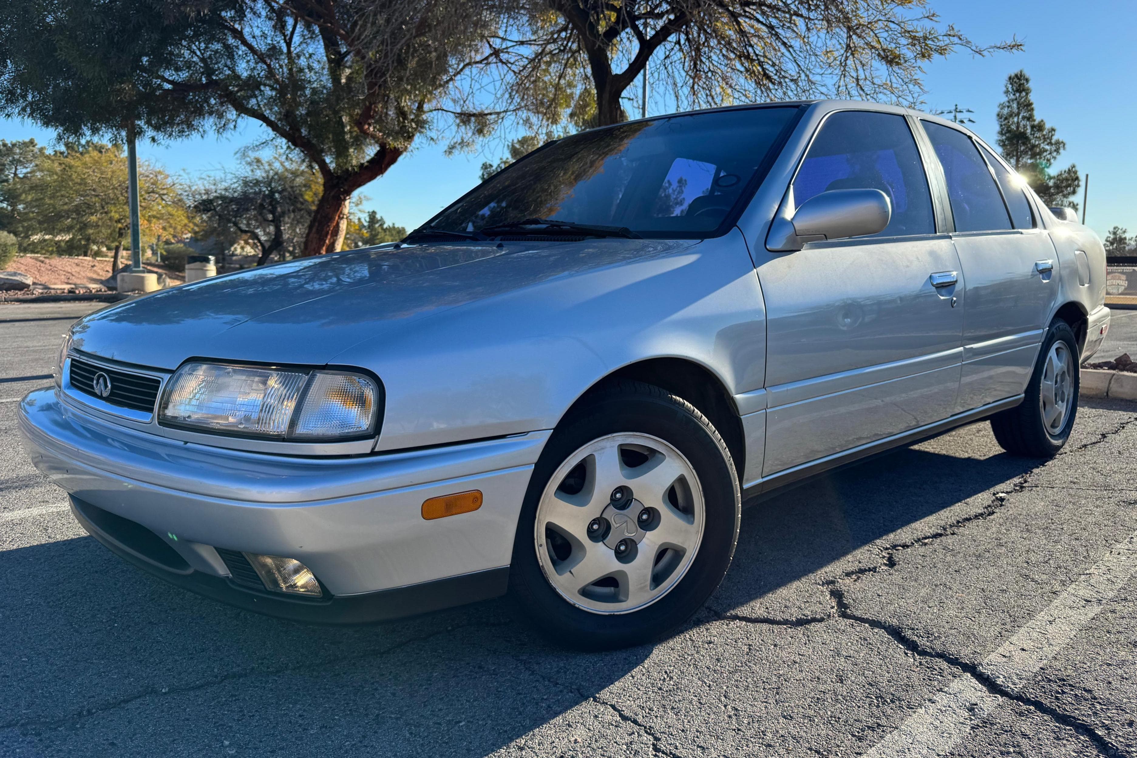 1994 Infiniti G20 sold for $5,700