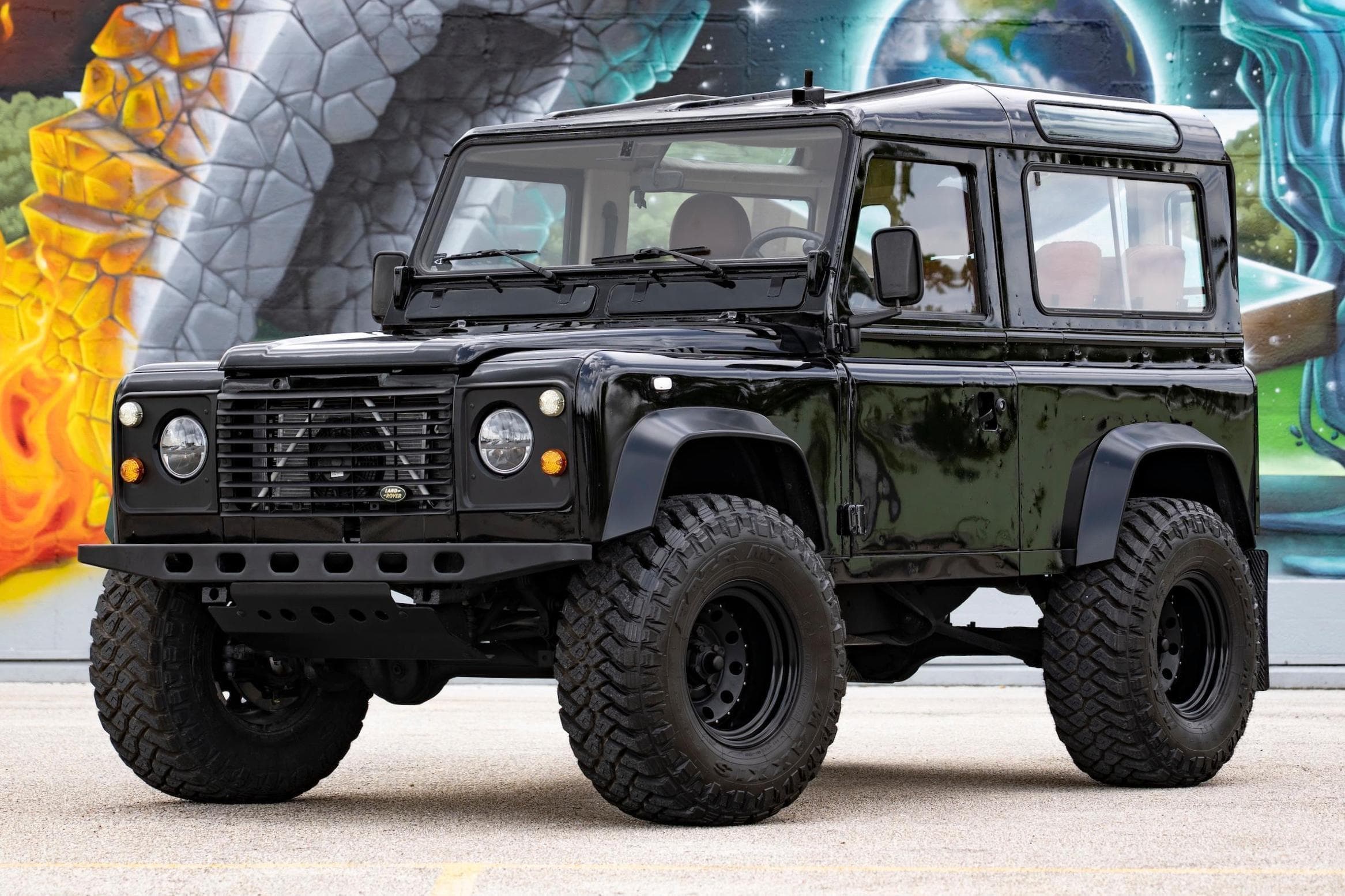 1985 Land Rover Defender sold for $64,500