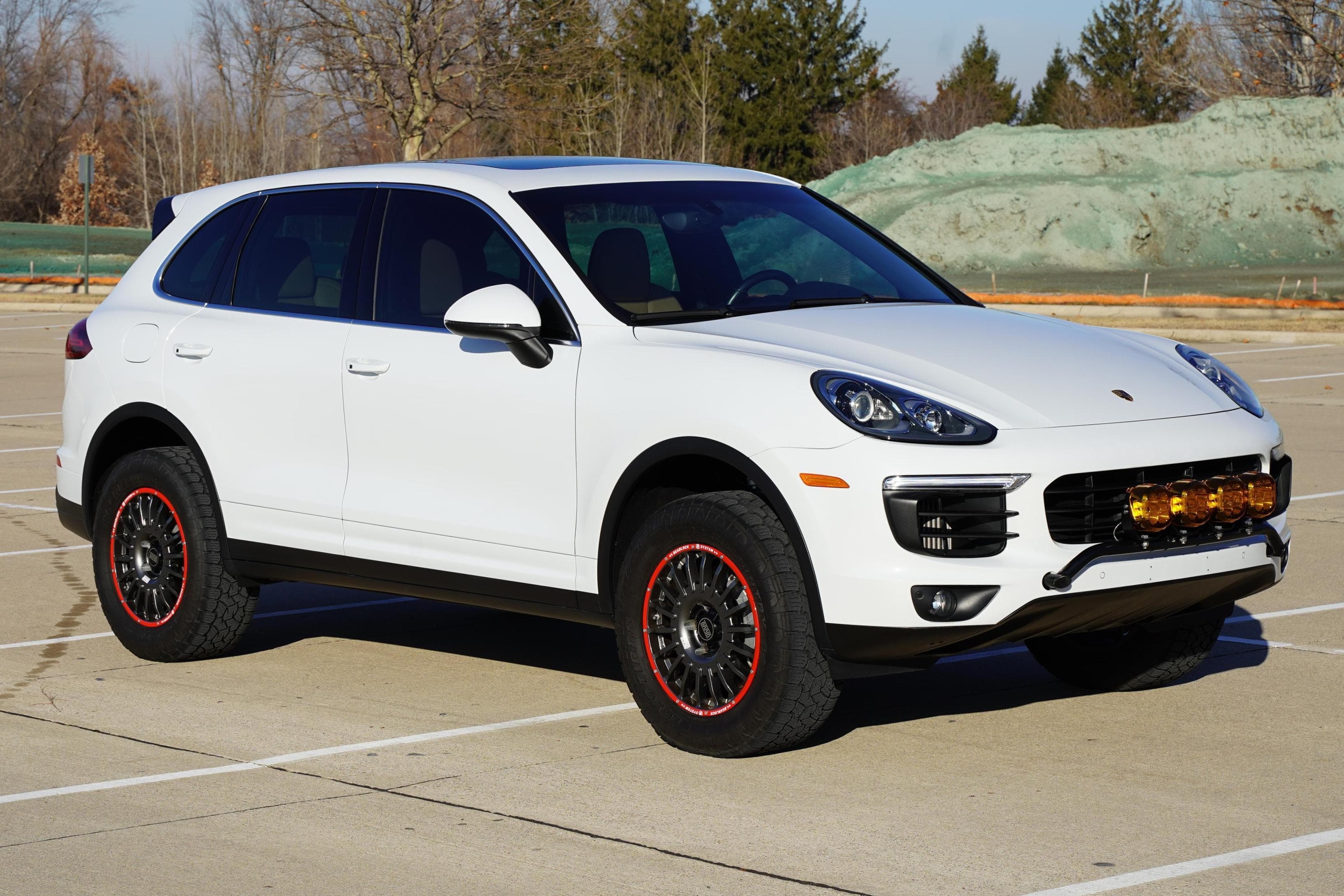 2016 Porsche Cayenne sold for $27,500