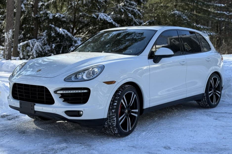 2014 Porsche 958 Cayenne (2011-2018) sold for $26,250