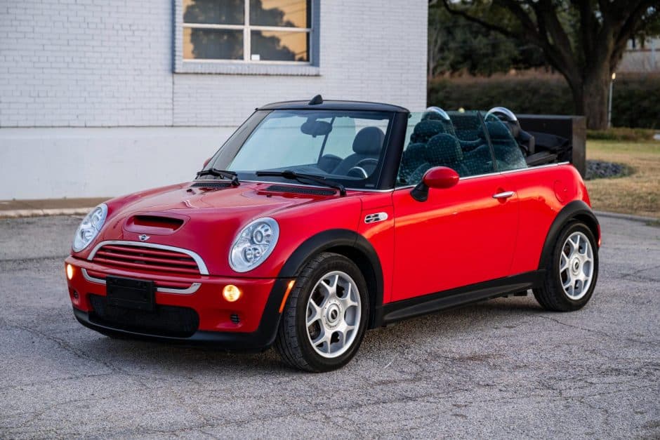 2008 Mini R52 Cooper Convertible sold for $10,250