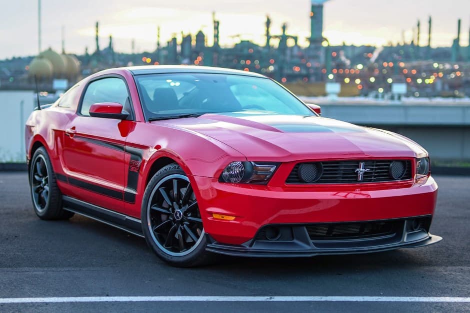 2012 Ford Mustang S197 2005-2014 sold for $33,302