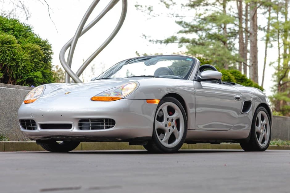 2001 Porsche 986 Boxster sold for $12,500