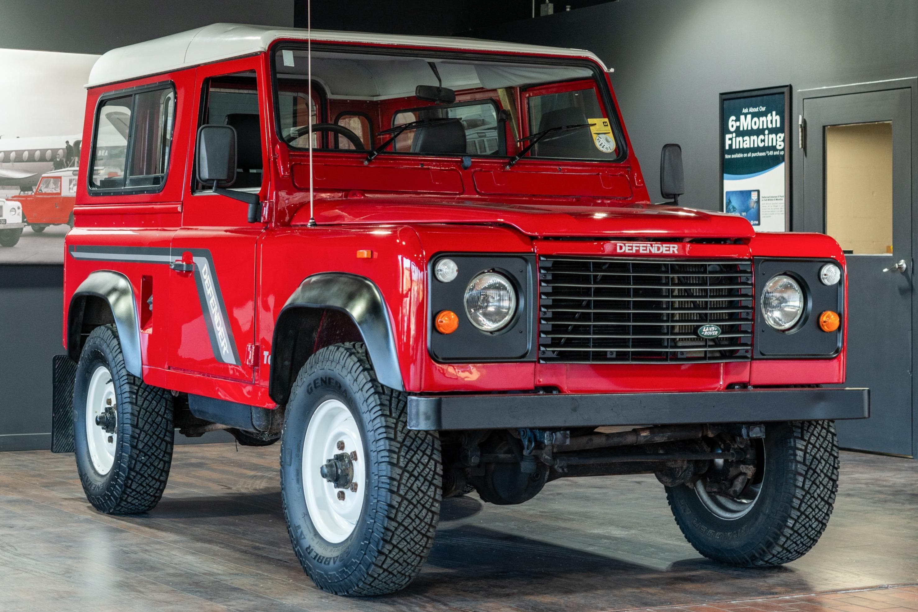 1992 Land Rover Defender sold for $16,300