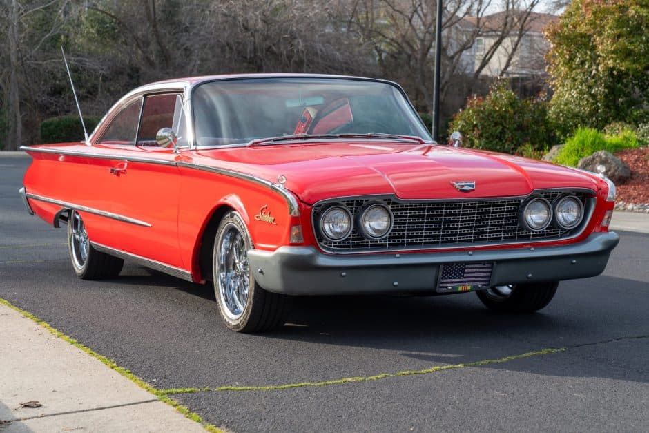 1960 Ford Galaxie sold for $25,500