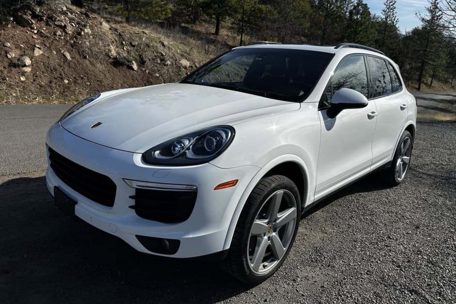 2017 Porsche 958 Cayenne (2011-2018) sold for $25,250