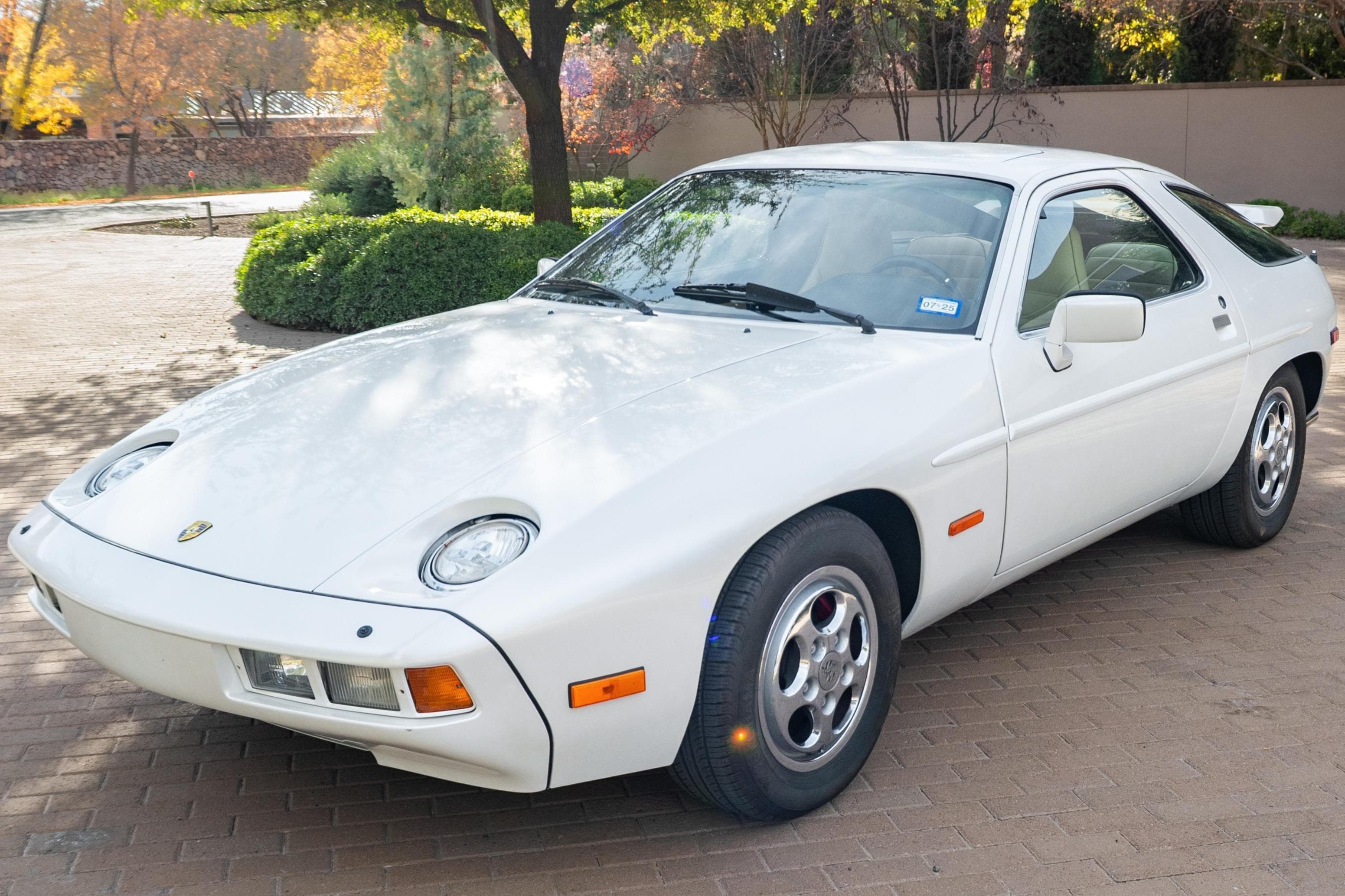 1980 Porsche 928 sold for $9,700