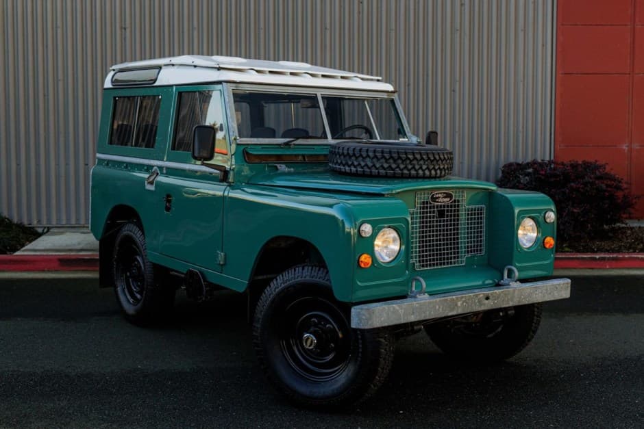 1961 Land Rover Series 88 sold for $28,000