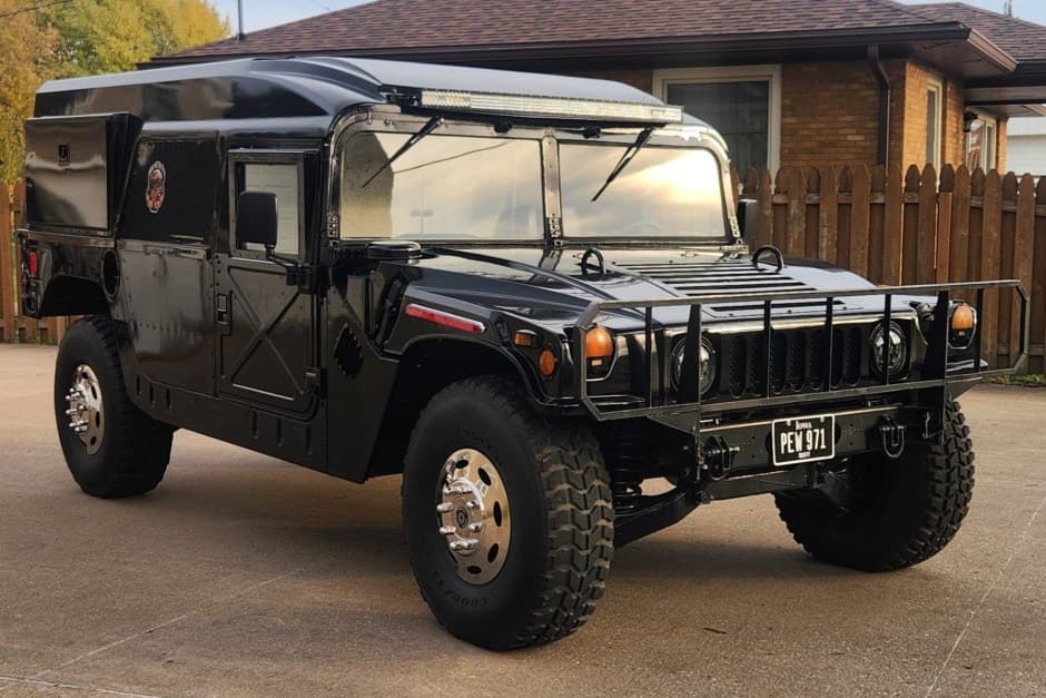 0 Hummer HMMWV/Humvee sold for $15,000