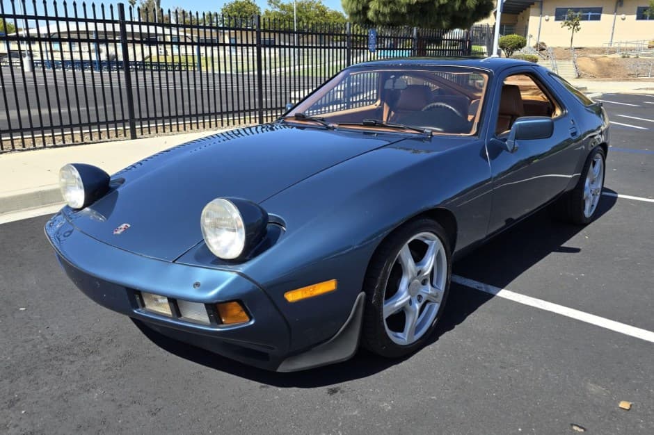 1979 Porsche 928 sold for $12,750