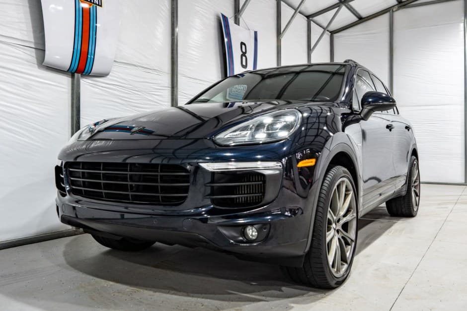 2015 Porsche 958 Cayenne (2011-2018) sold for $31,000
