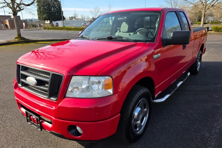 2007 Ford F-150 (2004-2008) sold for $7,700