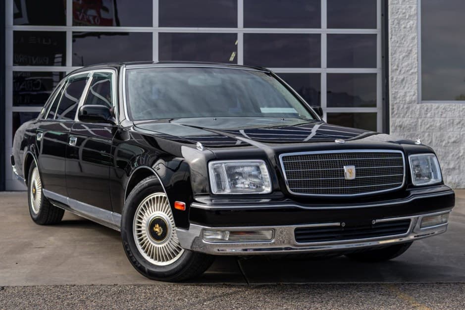 1999 Toyota Century sold for $15,250