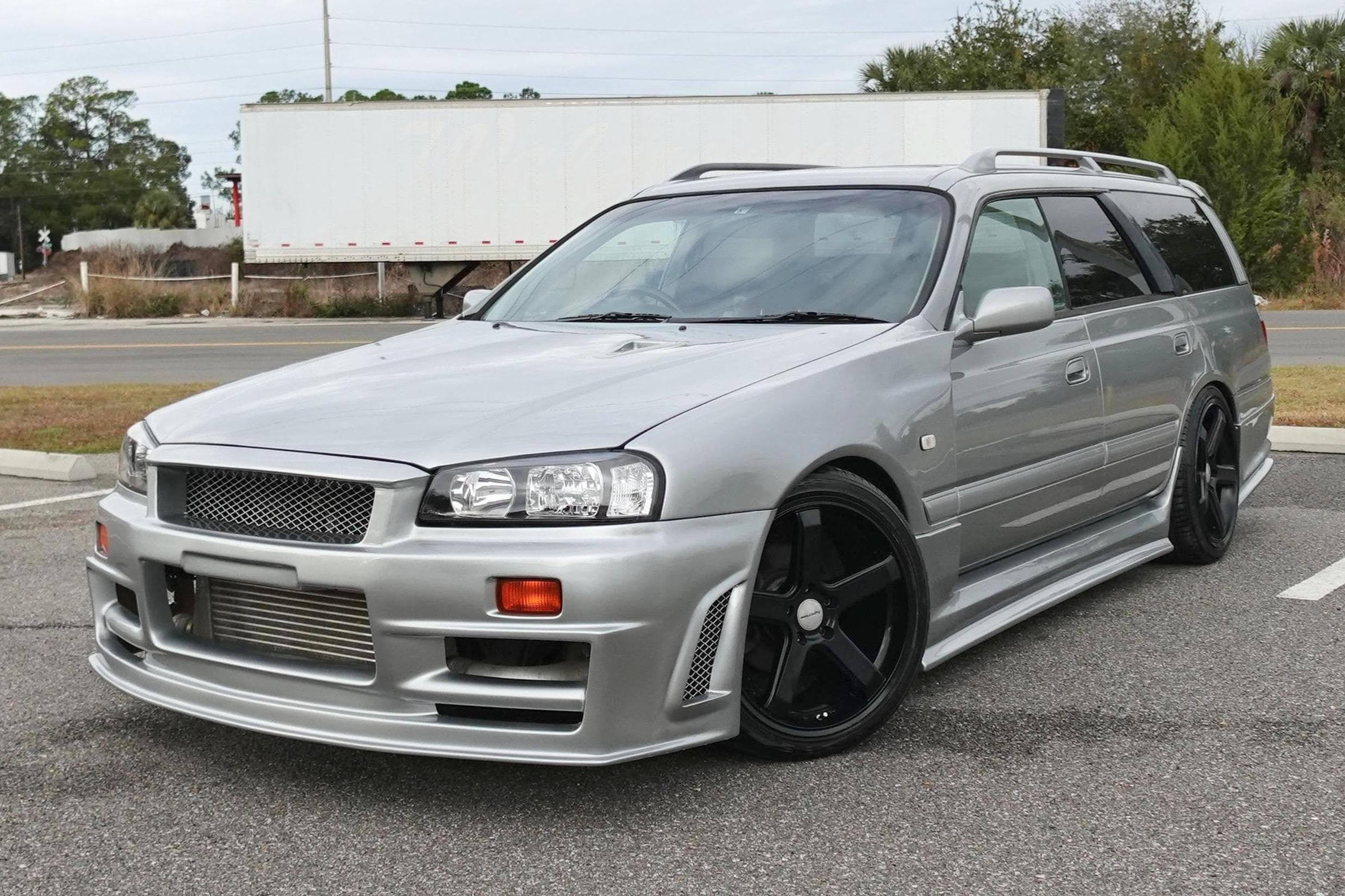 2000 Nissan Stagea sold for $25,750