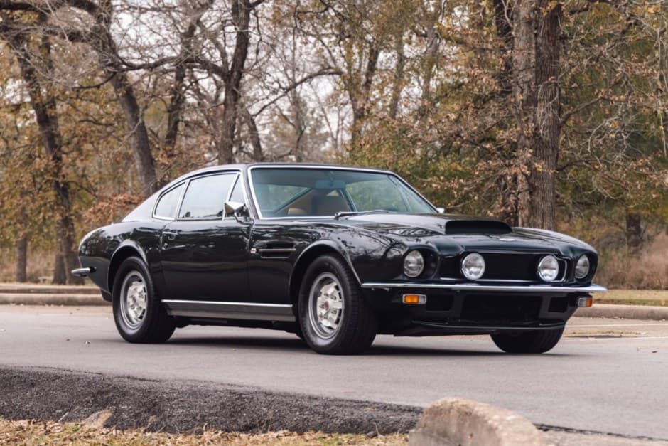 1975 Aston Martin V8 (1977-1989) sold for $155,000