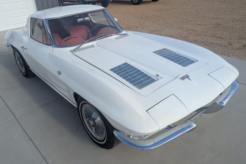 1963 Chevrolet Corvette C2 sold for $131,000