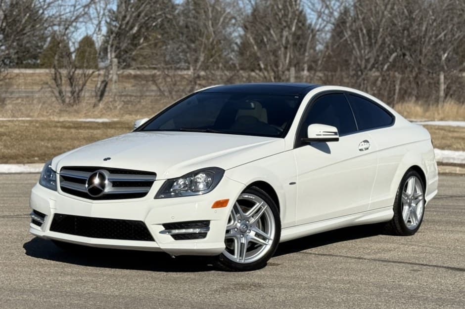 2012 Mercedes-Benz W204 C-Class sold for $10,250